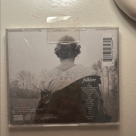 Taylor Swift Folklore Signed CD - Black and White - Picture 2 of 2